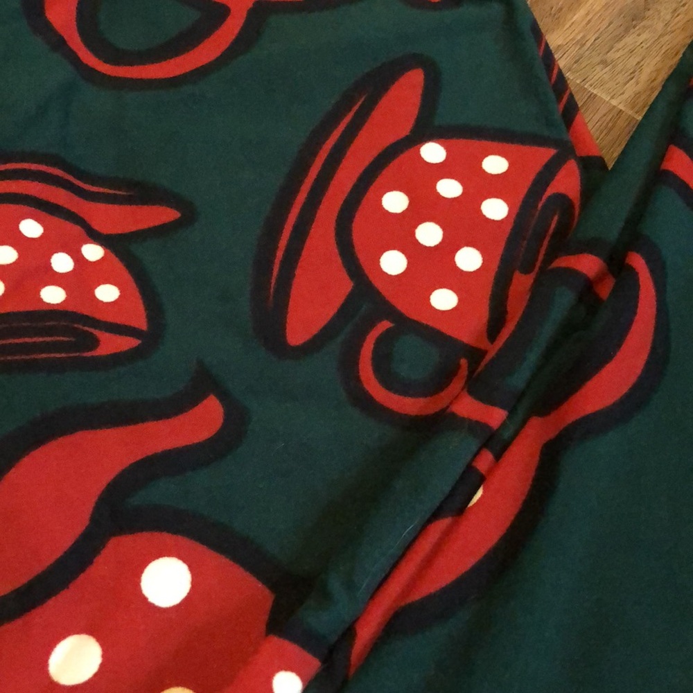 Red and Green Teapot Patterned Leggings - Picture 2 of 4